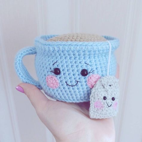 Amigurumi Today, Crochet Phone Cases, Crochet Mobile, Confection Au Crochet, Pola Amigurumi, Kawaii Toys, Crochet Food, Crochet Simple, Crochet Diy