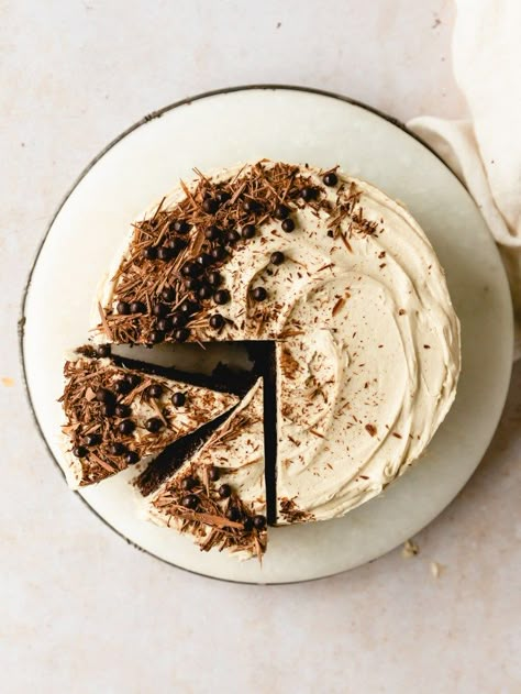 small chocolate tahini buttercream cake Small Batch Cake, Cake Olives, Tahini Cake, Small Chocolate Cake, Chocolate Tahini, New Year's Desserts, Salty Cake, Moist Chocolate Cake, Chocolate Sprinkles