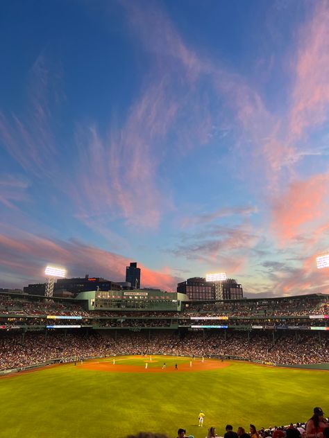 Boston Fenway Park, Boston Red Sox Aesthetic, Boston Astetic, Chicago Collage, Boston Sunset, Boston Lifestyle, Boston Fall, Boston Pictures, Boston Aesthetic