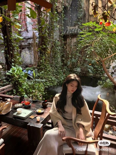 Rich Asian Girl, Rich Asians Aesthetic, Asian Aesthetic Outfits, Rich Asian Aesthetic, 사진 촬영 포즈, Future Lifestyle, Old Money Aesthetic, Rich Girl, Cute Poses