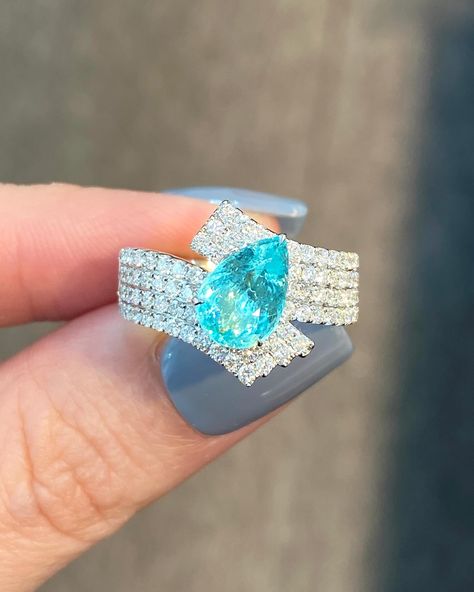 Follow @desireegems for more 💍 Main stone : Paraiba Tourmaline 1.45ct Side stone : 85 pieces Natural Diamonds 0.877ct Metal : 18k White Gold Ring size : HK15 | US6.75(Free Resizing) Please DM for more info. . . . #paraiba #paraibatourmaline #tourmaline #tourmalinering #gemstone #jewellery #jewelry #ring #highjewellery #highjewelry #finejewellery #finejewelry #jewelrydesign #finegems #finegemstones #sgfinejewelry #finejewellerysg #naturaltourmaline #naturalgemstone #singaporejewellery #singa... Paraiba Ring, Nails Jewellery, Paraiba Tourmaline Ring, Jewelry Sapphire, Blue Gemstone Rings, Rings Gemstone, Paraiba Tourmaline, Nail Jewelry, Tourmaline Stone