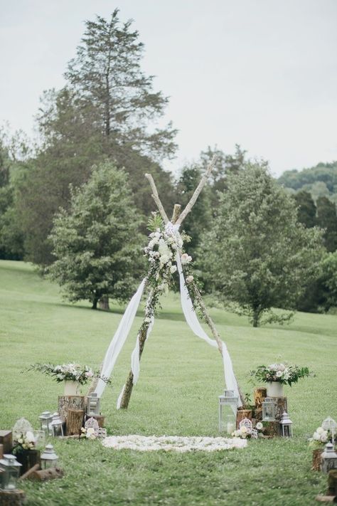 Help more followers on instagram Boho Wedding Arch, Pagan Wedding, Wedding Backdrops, Outdoor Fall Wedding, Wedding Altars, Tipi Wedding, Amazing Weddings, Outdoor Wedding Decorations, Beautiful Decoration