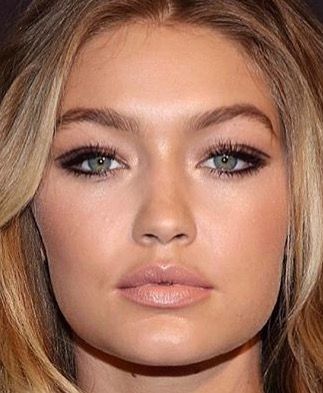 Round Brows, Gigi Hadid Makeup Natural, Black Tie Makeup, Gigi Hadid Makeup, Natural Makeup For Blondes, Pale Lips, Bella And Gigi Hadid, Pale Makeup, Complete Makeup