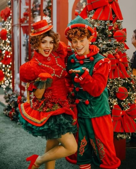 Christmas Fancy Dress Ideas, Disney Christmas Parade, Christmas Elf Outfit, Christmas Contests, Christmas Elf Costume, Xmas Costumes, Glamorous Christmas, Christmas Attire, Christmas Elves