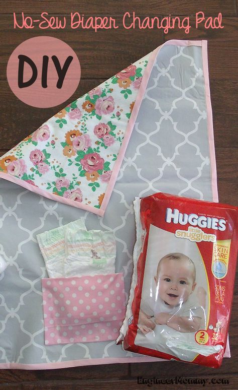 If you've never made your own changing pad, check out this tutorial that uses a no-sew method. This project looks totally cute and comes together in a very short time! Changing Pad Diy, Huggies Natural Care Wipes, No Sew Baby, Baby Crafts To Make, New Baby Crafts, Sewing Christmas Gifts, Baby Diy Projects, Sew Baby, Baby Changing Pad