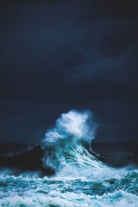 If I Was A Trend, Ocean Storm, Wave Wallpaper, Dark Ocean, Sea Storm, Waves Photography, Water Aesthetic, Ocean Aesthetic, Image Film