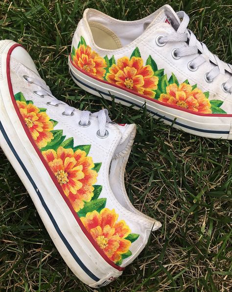 Unique, custom-made shoes with a bold floral design on the sides! Each pair is hand-painted with vibrant acrylic paint and sealed with waterproof spray to protect against fading. The listed price is for artwork only. You can use the dropdown menu to select the type of shoe, such as Vans, Converse, Keds, or Toms. If you would like something else, such as an off-brand shoe at a lower price, please message me! Your shoes will take up to 4 weeks to ship, as each pair is bought and painted upon order Decorated Canvas Shoes, Hand Painted Canvas Shoes, Vans Design Shoes Diy, Things To Paint On Shoes, Custom Painted Shoes Ideas, Diy Canvas Shoes, Shoe Painting Ideas Vans, Womans Vans, Vans Ideas