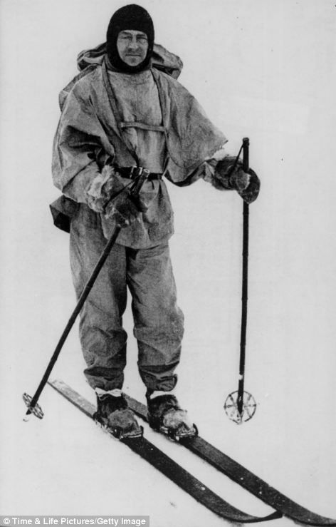 Captain Scott¿s last pictures of harsh Antarctic revealed Robert Falcon Scott, Royal Navy Officer, Roald Amundsen, Arctic Explorers, Robert Scott, Vintage Ski, South Pole, Royal Navy, S Pic