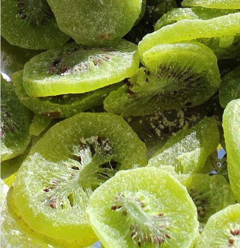 sun dried kiwis Dried Kiwi, Pickled Fruit, Green Aesthetics, Dried Food, Dehydrated Fruit, Food Mood, Candied Fruit, Kiwi Fruit, Freeze Dried