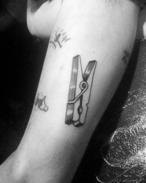 Clothespin Tattoo, Tatuajes Harry Styles, Net Tattoo, Pin Tattoo, Belly Tattoos, Ribcage Tattoo, Related Tattoos, Harry Styles Tattoos, Tattoo Thoughts