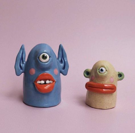 Pottery Monsters, Pinch Pot Monsters, Clay Therapy, Pottery Clay Ideas, Decor Trinkets, Clay Monster, Cardboard Art Sculpture, Monster Head, Ceramic Monsters