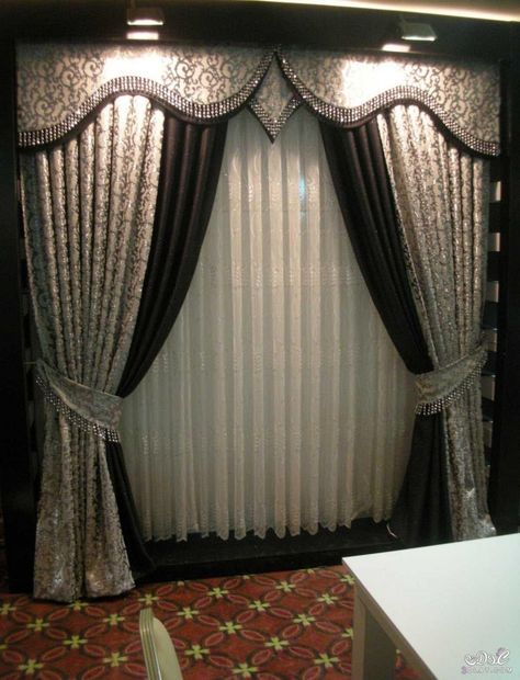 Top 40 Modern Curtain Ideas - Engineering Discoveries Curtain Designs For Bedroom, Window Curtain Designs, Koti Diy, Contemporary Curtains, Curtain Styles, Plain Curtains, The Curtains, Simple Curtains, Luxury Curtains