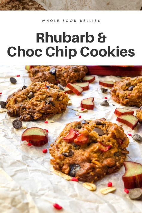 Rhubarb Oatmeal, Rhubarb Cookies, Fresh Rhubarb, Delicious Oatmeal, Rhubarb Desserts, Dark Chocolate Cookies, Clean Eating Desserts, Choc Chip Cookies, Healthy Sweet Treats