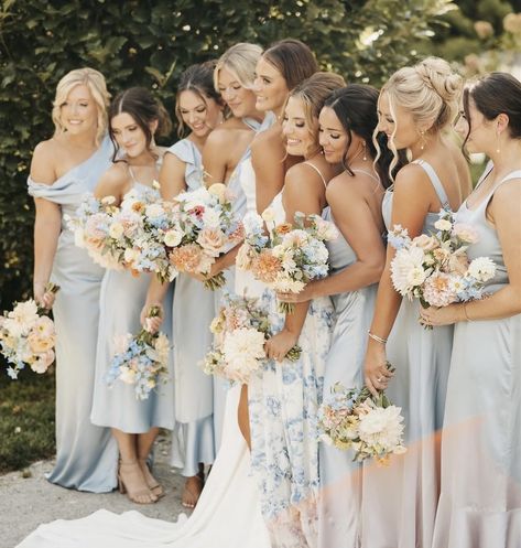 Blue Peach Wedding, Tux Wedding, Wedding Color Schemes Blue, Pastel Wedding Theme, Wedding Theme Color Schemes, French Country Wedding, Baby Blue Weddings, Beach Wedding Colors, Trends 2025