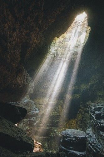 Cave Opening, Mountain Interiors, Caving, About Nature, Wallpaper Nature Flowers, Fantasy Places, Landscape Scenery, Light Of Life, Nature Plants