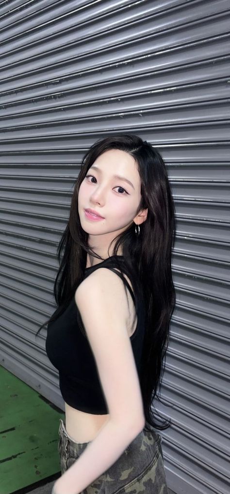 Karina wallpaper #karina #aespa #wallpaper Suwon, Karina Aespa, August 11, Korean Hairstyle, Korean Makeup, Abba, Instagram Update, Pop Group, South Korean Girls