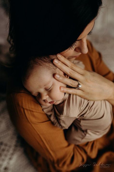 Newborns — Jesse Salter Photography Newborn Family Pictures, Photo Bb, Maternity Posing, Mother Baby Photography, Baby Boy Newborn Pictures, Foto Newborn, Lifestyle Newborn Photos, Newborn Photography Boy, Newborn Family Photography