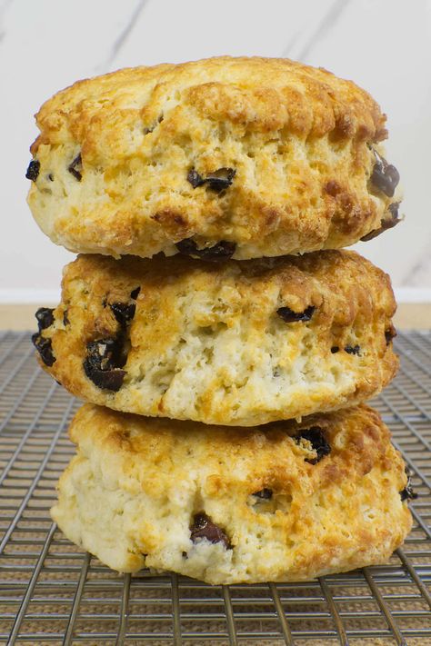 Simple Air Fryer Scones Air Fryer Scones Recipe, Air Fryer Scones, 3 Ingredient Scones, Mini Scones, English Scones, Small Air Fryer, How To Make Scones, Fruit Scones, Irish Butter