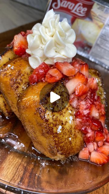 Tasha Robinson on Instagram: "🗣️ French Toast Pound Cake 🔥  #frenchtoast #frenchtoastrecipe #frenchtoasts #poundcake #poundcakes #saralee #dessertporn #dessertphotography #dessertgram #desserttable #desserttime #foodporn #foodphotography #foodpornshare #foodie #foodism #foodgasm #foodstagram #blackfoodie #blackfoodbloggers #blackfoodlife #explore #explorepage #strawberry #strawberryshortcake #breakfastporn #breakfastideas #breakfasttime" French Toast Pound Cake, Strawberry Shortcake French Toast, Strawberry Cream French Toast, Pound Cake Strawberry Shortcake, Sara Lee Pound Cake French Toast, Strawberry Stuffed French Toast Recipe, Pound Cake French Toast, Strawberries And Cream French Toast, Chocolate French Toast