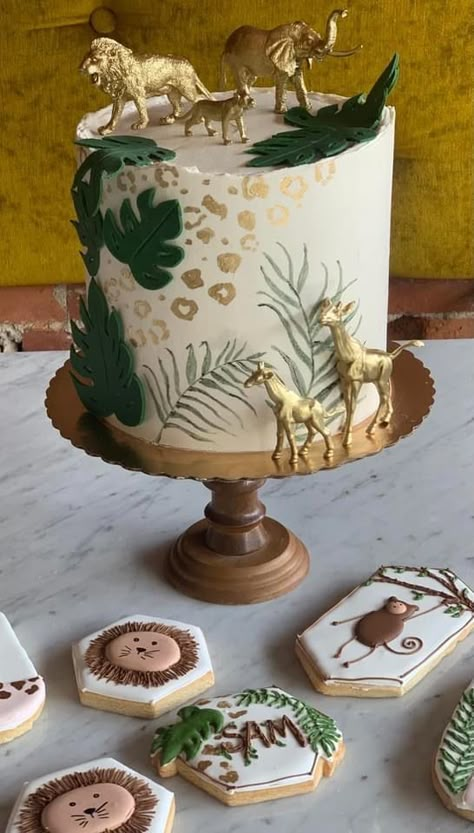 Cake Safari Theme, Wild Animal Cake, Edible Gold Dust, Jungle Baby Shower Cake, Jungle Safari Cake, Jungle Birthday Cakes, Safari Baby Shower Cake, Safari Baby Shower Decorations, Safari Baby Shower Boy