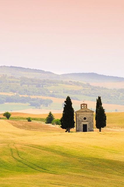 Vitaleta chapel, one of Val d'Orcia's icons, in Tuscany near San Quirico d'Orcia | @andwhatelse Watercolor Templates, Toscana Italia, Under The Tuscan Sun, Tuscany Italy, Rolling Hills, Pretty Places, Places Around The World, Albania, Siena