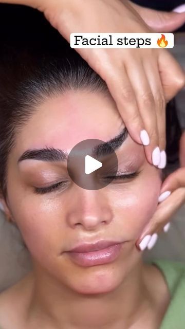 Professional Facial Steps, Facial Steps Professional, Massage Steps, Facial Steps, Facial Massage Steps, Facial Massage, Makeup Lover, Makeup Artist, Beauty Hacks