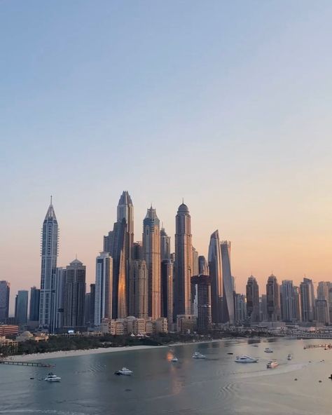 celestial moments on Instagram: “imagine living in Dubai 😍” City View Apartment, Winter Nyc, Dubai Vacation, Dubai Aesthetic, Living In Dubai, Travel Picture Ideas, Nyc Life, New York Life, Ny City