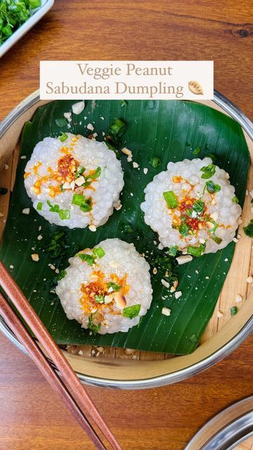 Guntas Sethi on Instagram: "✨Sago veggie peanut dumplings✨  Ever tried a dumpling that’s chewy, crunchy, and melts in your mouth all at once? 😍  In Thailand, they’re known as Saku Sai Moo, which are filled with pork but here’s a vegetarian version for you all🫶🏽  Trust me, one bite and you’ll be hooked on this delicious fusion of flavors and textures🤤  Recipe:  For the filling:  -1 tbsp oil  -1 green onion, finely chopped  -1 cup mushrooms, finely chopped  -1/2 carrot, finely chopped  -1 tbsp garlic, finely chopped  -1/2 tbsp ginger, finely chopped  -1 tbsp soy sauce  -1 tbsp oyster sauce  -1 tbsp vinegar -1 tbsp jaggery powder  -spring onions  -crushed peanuts   🥟 Make sure to soak your Sabudana for 2-3 hours in hot water, strain it then mash it with little bit of salt.   🥟 Oil your Exotic Recipes, Jaggery Powder, Vegetarian Snacks Recipes, Spring Onions, Vegetarian Snacks, Exotic Food, Fusion Food, Indian Snack Recipes, Green Onion