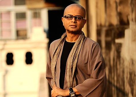 Rituparno Ghosh cremated with full state honours http://movies.ndtv.com/regional/rituparno-ghosh-cremated-with-full-state-honours-373153 Rituparno Ghosh, Satyajit Ray, National Film Awards, Out Of The Closet, Latest Sports News, Latest News Headlines, Film Awards, Top News, Bollywood News