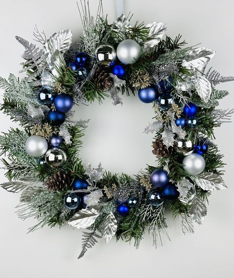 Christmas Door Wreaths Blue, Blue Wreath Christmas, Blue And Silver Christmas Garland, Blue And Silver Wreath Ideas, Blue And Silver Wreath, Christmas Decor Blue And Silver, Blue Silver Christmas Decorations, Blue Christmas Wreath Ideas, Christmas Decor Ideas Blue And Silver