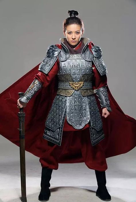 Traditional Chinese Southern and Northern Dynasties Female General Costume and Armour Complete Set Women In Armor, Armor Female, Mode Poses, Chinese Armor, Armor Reference, Chinese Warrior, Armor Clothing, Female Armor, Female Warriors