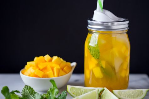 Sweet+Mango+Green+Tea+Recipe Iced Green Tea Recipe, Mango Green Tea, Green Tea Drinks, Green Tea Recipes, Iced Green Tea, Mango Recipes, Tea Recipe, Pureed Food Recipes, Smoothie Drinks