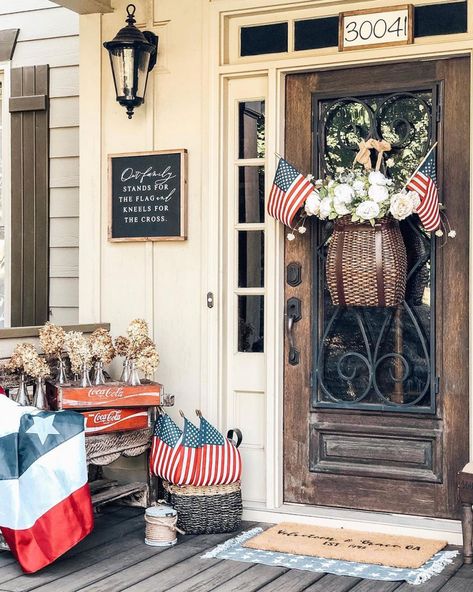 Fall Porch Decorating Ideas, Front Porch Deck, American Flag Wreath, Flag Wreath, Porch Decorating Ideas, Primitive Homes, Summer Porch, Fall Front Porch Decor, Fourth Of July Decor