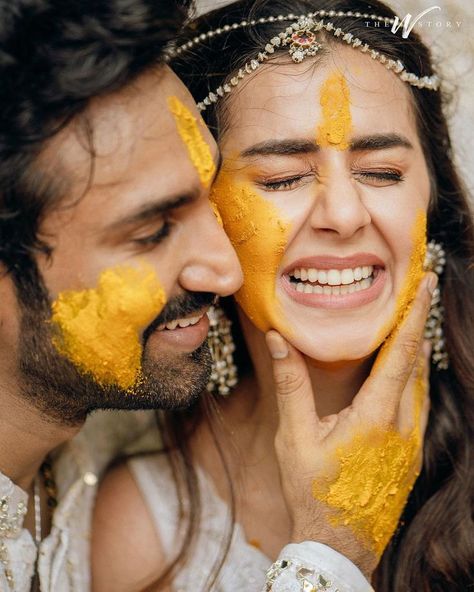 Haldi Photography Ideas, Haldi Poses For Bride, Haldi Photoshoot, Bride Photos Poses, Bridal Photography Poses, Indian Wedding Couple Photography, Bride Photography Poses, Wedding Photoshoot Poses, Indian Wedding Photography Poses