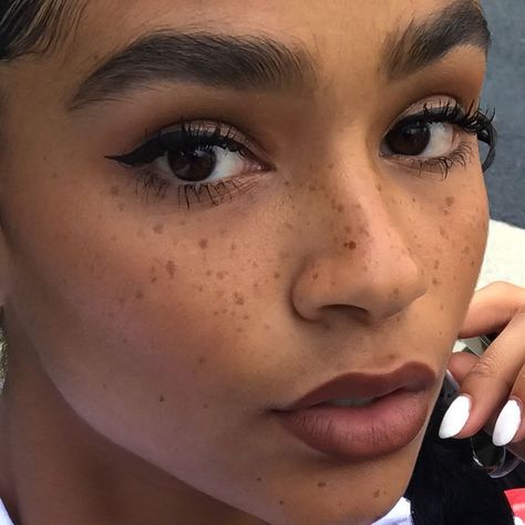 Aiyana Lewis, Tattooed Freckles, Freckles Makeup, Fake Freckles, Faux Freckles, Freckle Face, Beauty Mark, Artistry Makeup, Cute Makeup