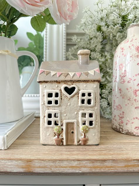 Pretty Cottage Candle House | With Love Abigailx Clay Cottage House, Clay House Ideas, Country Interiors, Pretty Cottage, Painted Ceramic Plates, Pottery Houses, Cerámica Ideas, Ceramic Workshop, Clay Houses