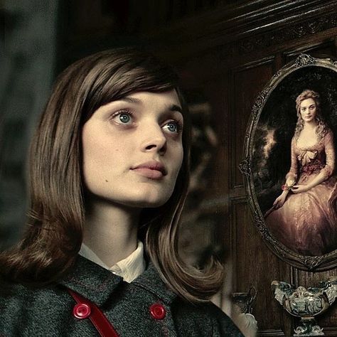 Victoria Winters Dark Shadows, Tim Burton Characters Aesthetic, Dark Shadows Victoria, Dark Shadows Aesthetic, Victoria Aesthetic, Dark Shadows 2012, Women References, Dark Shadows Movie, Bella Heathcote