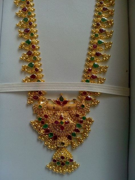 Muvala Haram Long Chain Designs, Muvvala Haram Designs Gold Latest, Muvvala Haram Designs Gold, Nackles Gold Design, Long Chains Indian Gold, Muvvala Haram, Long Chain Designs Gold, 40grams Gold Haram, Long Haram Gold Jewellery Designs