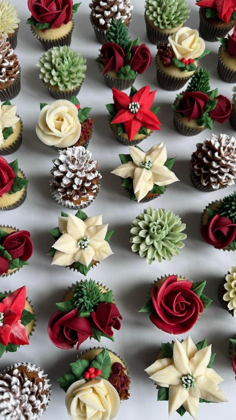 Christmas Cupcake Display, Christmas Cupcakes Decoration Elegant, Winter Decorated Cupcakes, Winter Flower Cupcakes, Winter Wedding Cupcakes, Christmas Floral Cupcakes, Pointsetta Cupcake, Xmas Cupcakes, Buttercream Flowers Tutorial