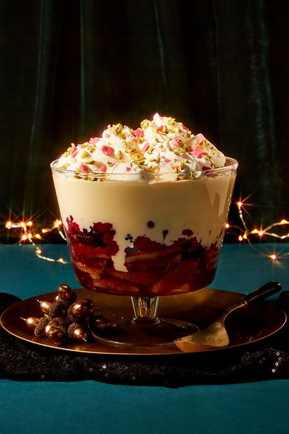 Summer Pudding Recipe, Summer Pudding Desserts, British Trifle Recipe, British Trifle, Nigella Recipes, Bulk Meals, Christmas Trifle Recipes, Nigella Christmas, Trifle Bowl Recipes