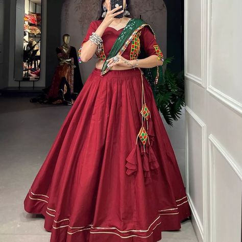 Designer Chaniya Choli for Navratri 2024 #chaniyacholi #navratri #choli #kinjaldave #ghaghracholi #lehengha #black #dance #danceoutfit #viral #trending #white #red #dance #viral #viralvideos #trending #reels Garba Choli, Plain Lehenga, Gamthi Work, Chaniya Choli Designs, Garba Dress, Heavy Lehenga, Mirror Work Lehenga, Choli Dress, Navratri Dress