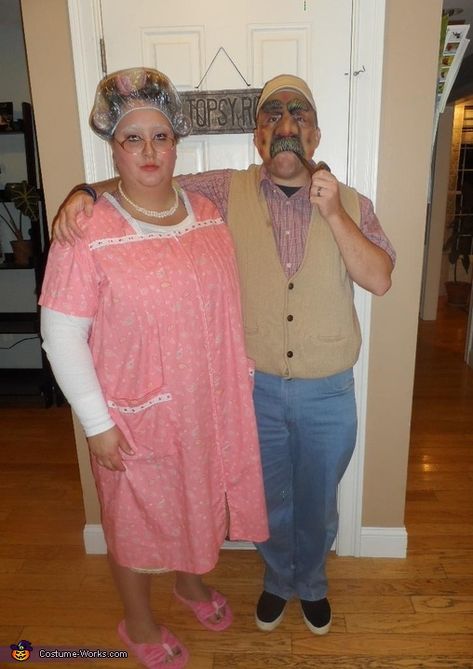 Old Married Couple - 2013 Halloween Costume Contest via @costumeworks Married Couple Costumes, Donut Halloween Costume, Halloween Diy Kids, Easy Diy Halloween Costumes, Pineapple Costume, Costumes For Couples, Halloween Costumes Ideas, Old Married Couple, Couple Costumes