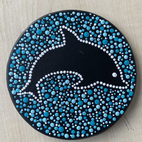 Ocean Dot Art, Dot Painting Coasters, Beach Rock Art, Aboriginal Dot Painting, Easy Art For Kids, Mandala Painted Rocks, Mandala Rock Art, Painted Rocks Craft, A Dolphin