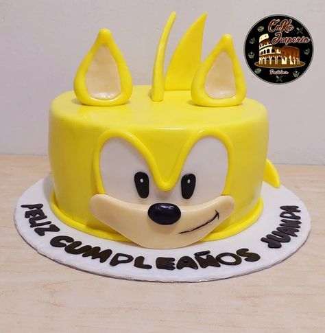 Golden Sonic Cake, Tails Birthday Cake Sonic, Tails Cake Sonic, Torte Decije, Sonic Pasta, Tails Cake, Golden Sonic, Sonic Birthday Cake, Sonic Birthday Party