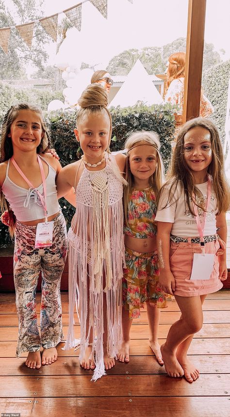 Mum, 32, spends $2,000 on incredible 'Kidchella' seventh birthday party for her daughter Coachella Theme Party Outfits, Coachella Party Outfit, Coachella Inspired Party, Coachella Birthday Party, Coachella Party Ideas, Coachella Theme Party, Coachella Theme, Coachella Birthday, Festival Themed Party