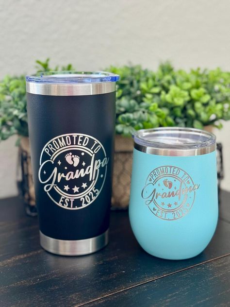 This tumbler set is the perfect gift to let your parents know they will be promoted to grandparents! Announce your pregnancy with this tumbler set. Pregnancy Announcement To Grandparents, Announcement To Grandparents, Promoted To Grandparents, Pregnancy Announcement Grandparents, Promoted To Grandpa, Promoted To Grandma, Grandparent Pregnancy Announcement, Tumbler Set, Face Light