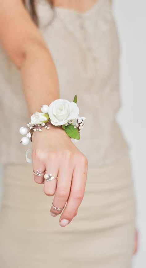 Corsage, Corsage Bracelet, Wrist Corsage, Wedding Wrist Corsage, Small Corsage, Corsage Wedding, Corsage for Homecoming, Flower Girl Corsage - Etsy Petite Wrist Corsage, Simple White Corsage, Homecoming Corsage Ideas, Wrist Corsage Homecoming, Small Corsage, Corsage Homecoming, Wristlet Corsage, Wedding Wrist Corsage, White Corsage