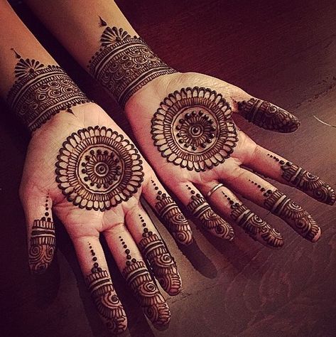 Mehendi Mandala Art #MehendiMandalaArt #MehendiMandala @MehendiMandala Mehendi Art Design, Mandala Henna Design Simple, Mandala Art Mehendi Design, Hena Arts Simple, Mandala Art Mehendi, Mehendi Mandala Designs, Simple Mandala Mehendi, Mandala Henna Designs, Mandala Mehendi Designs