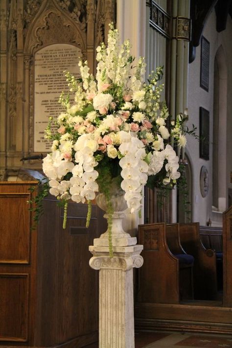 Wedding Flower Arrangements Church, Church Aisle Decorations, Wedding Church Aisle, Alter Flowers, Urn Arrangements, Church Wedding Flowers, Hotel Flowers, Altar Arrangement, Large Floral Arrangements