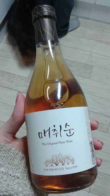 yum! plum wine Korean Alcohol, Plum Wine, Wine Labels, Soju, Hard To Get, Wine Label, Places To Eat, Grocery Store, Rosé Wine Bottle